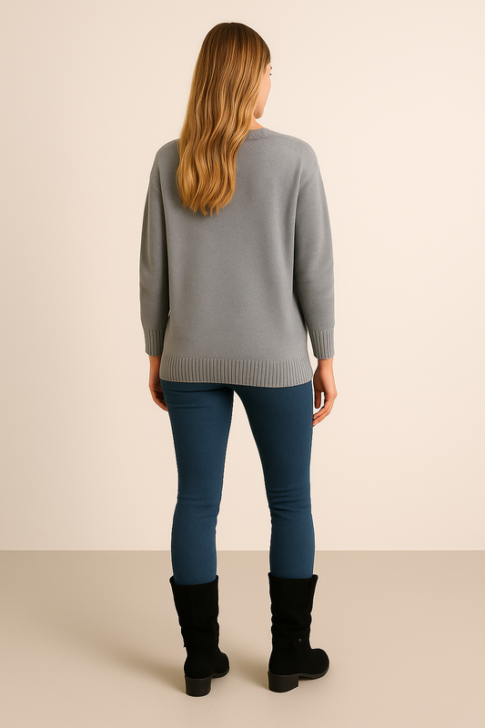 Oversized V-Neck Sweater – Relaxed Fit – Ribbed Trim – Soft Knit