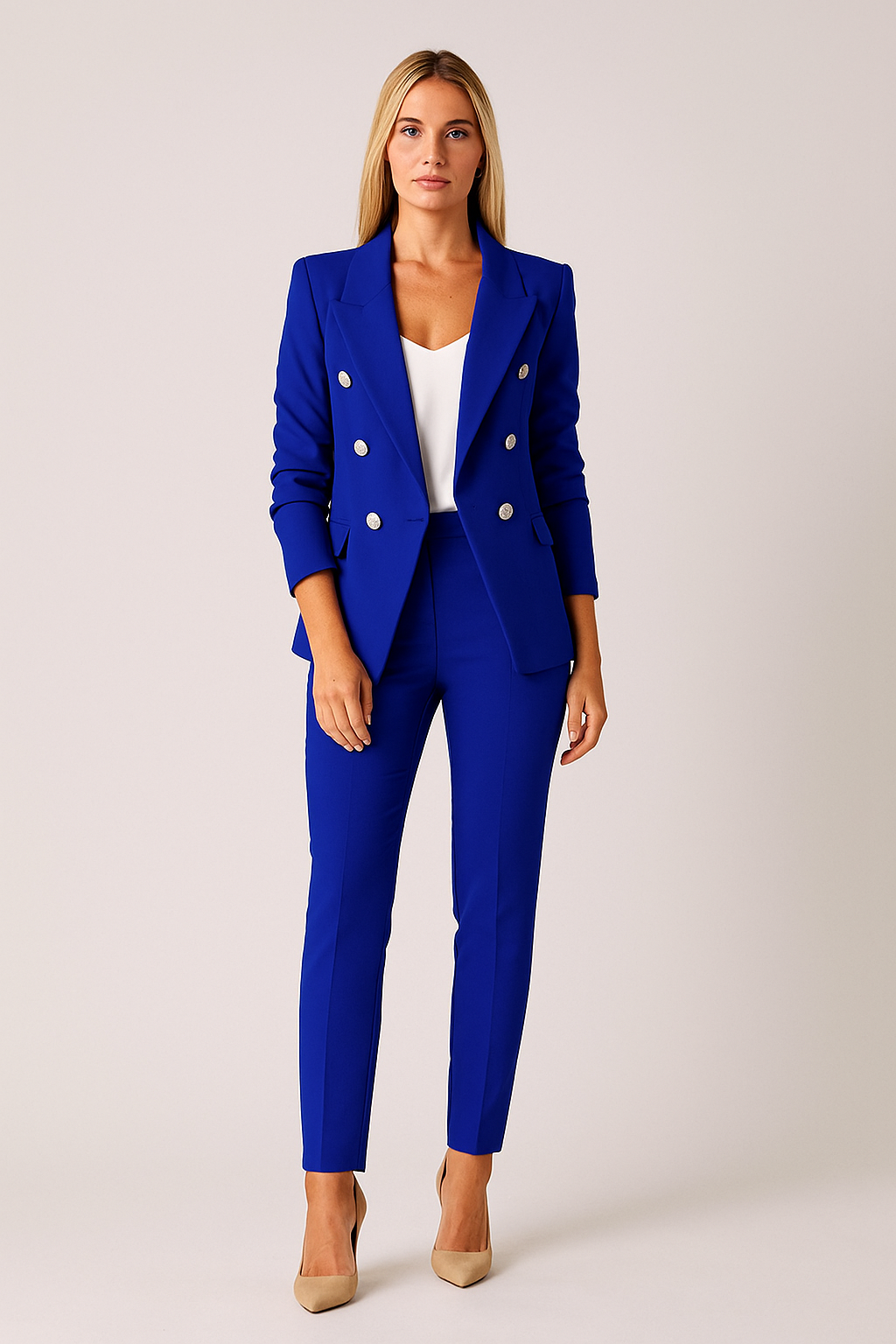 Double-Breasted Women's Suit with Tailored Fit – Timeless Elegance & Modern Structure