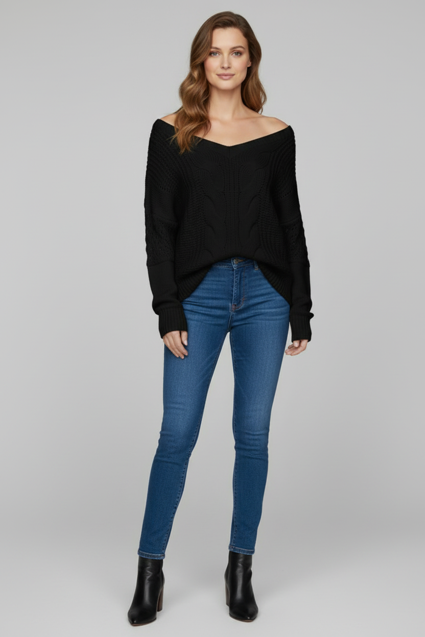 Relaxed Fit Knit Sweater with Round Neck and Long Sleeves