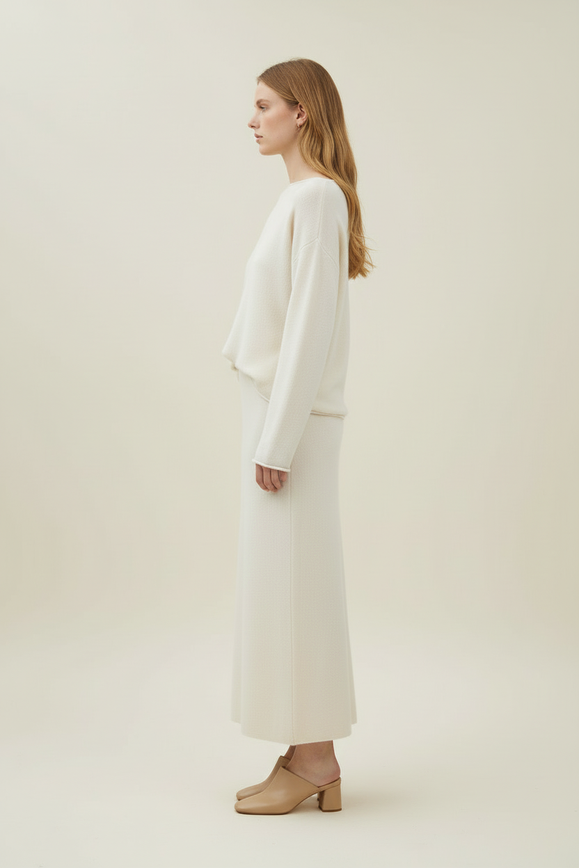 Relaxed Knit Pullover with Minimal Silhouette