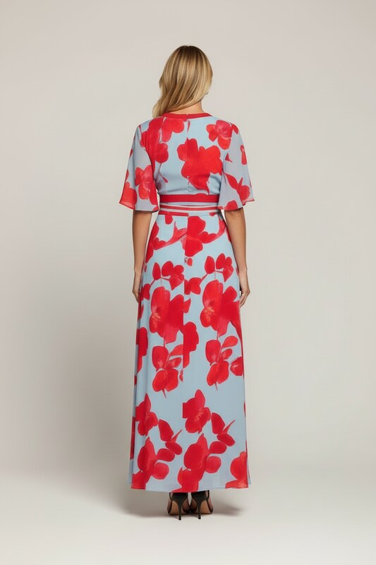 Floral Midi Dress with Feminine Silhouette and Flowing Fit